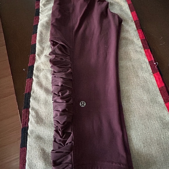 Lululemon Crops - Activity: Running - Picture 6 of 9